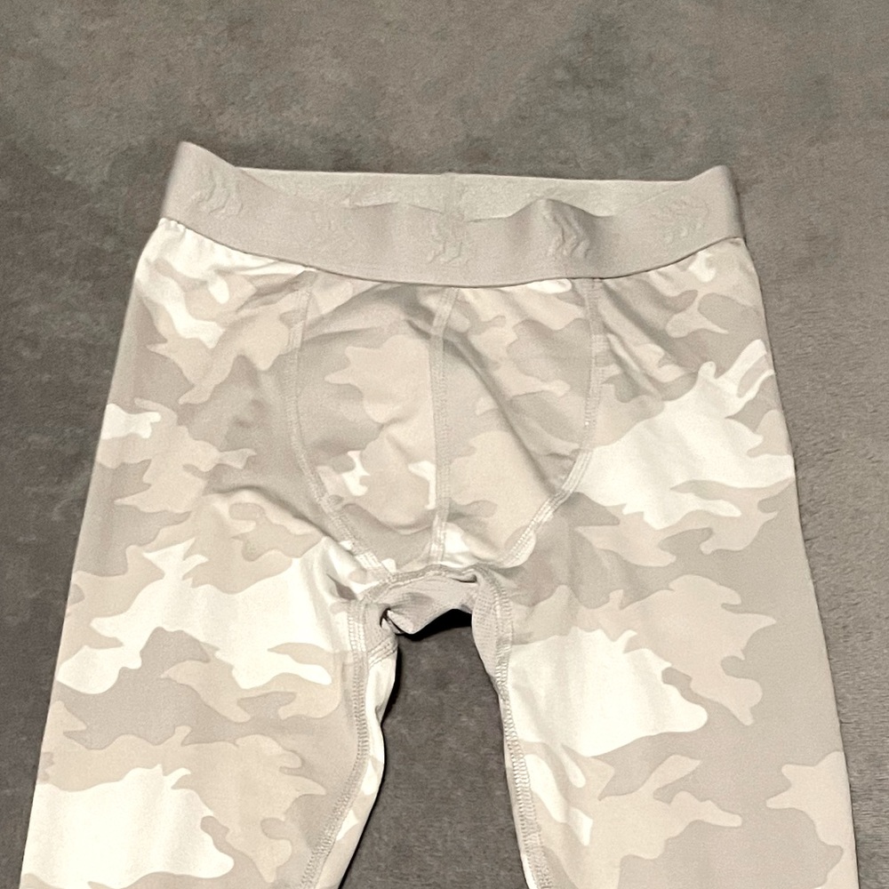 All in Motion Boys' Fitted Performance Tights - Light Gray/Silver/White camo